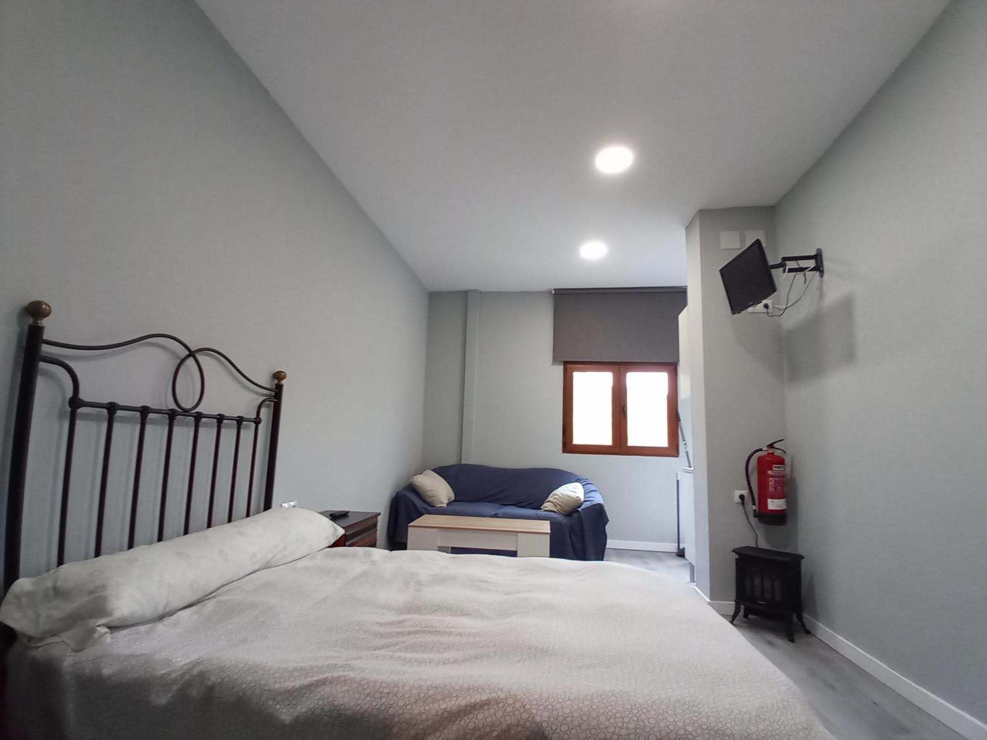 Estudios El Puntual De Romillo Luaran gambar